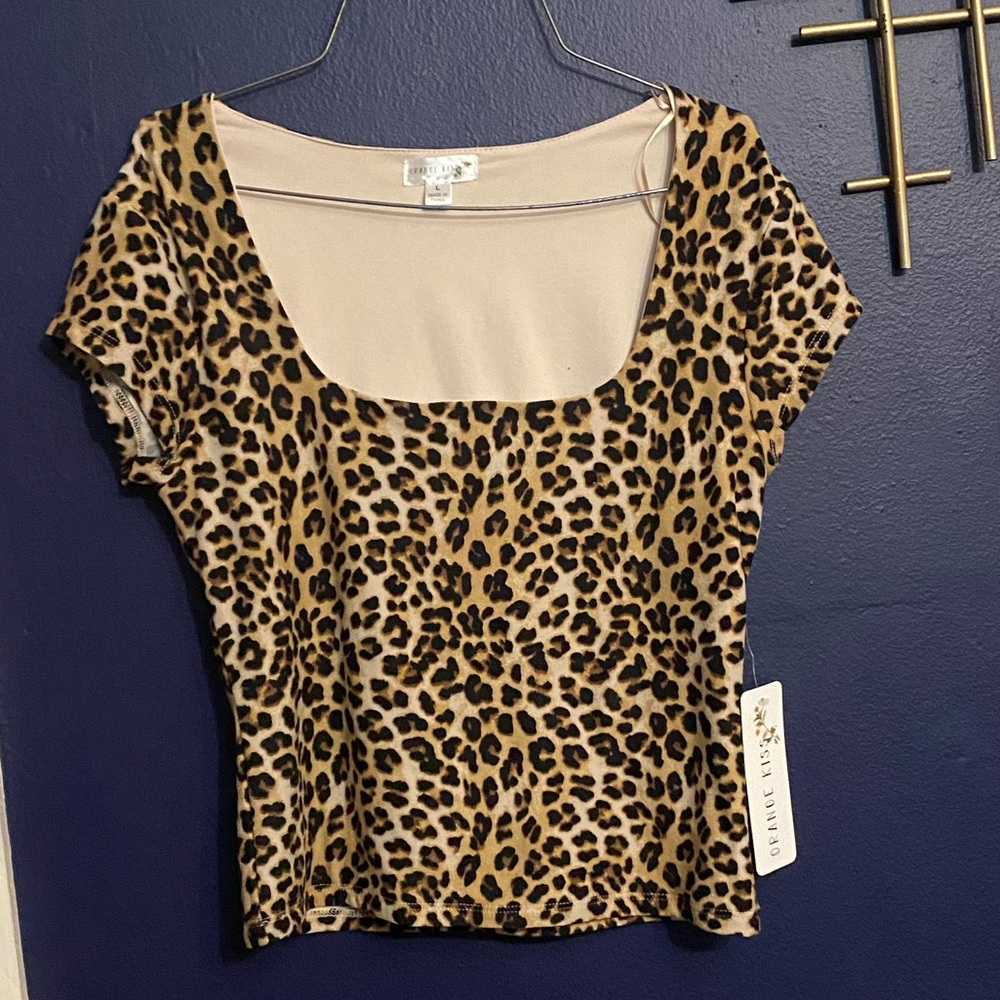 NWT Women’s orange kiss top size L